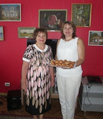 Оксана Олексюк та Тетяна Краснолуцька зустрічають гостей